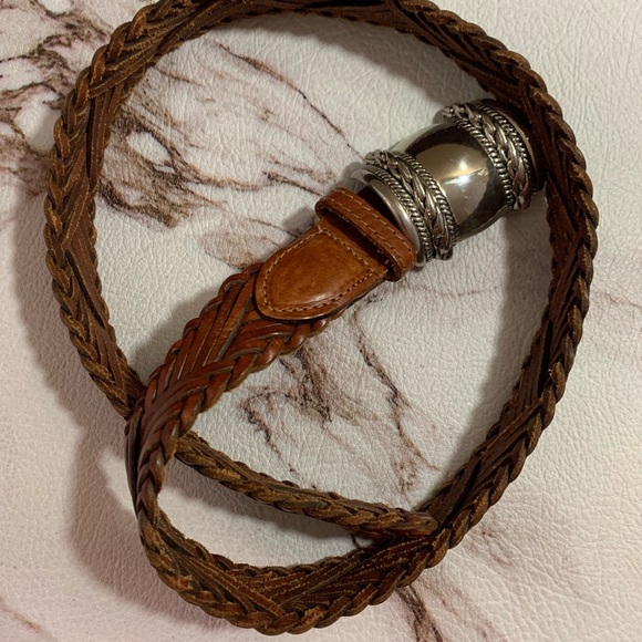 ANN TAYLOR WOMENS SMALL BELT BROWN GENUINE LEATHER SILVER BUCKLE. - Picture 1 of 5